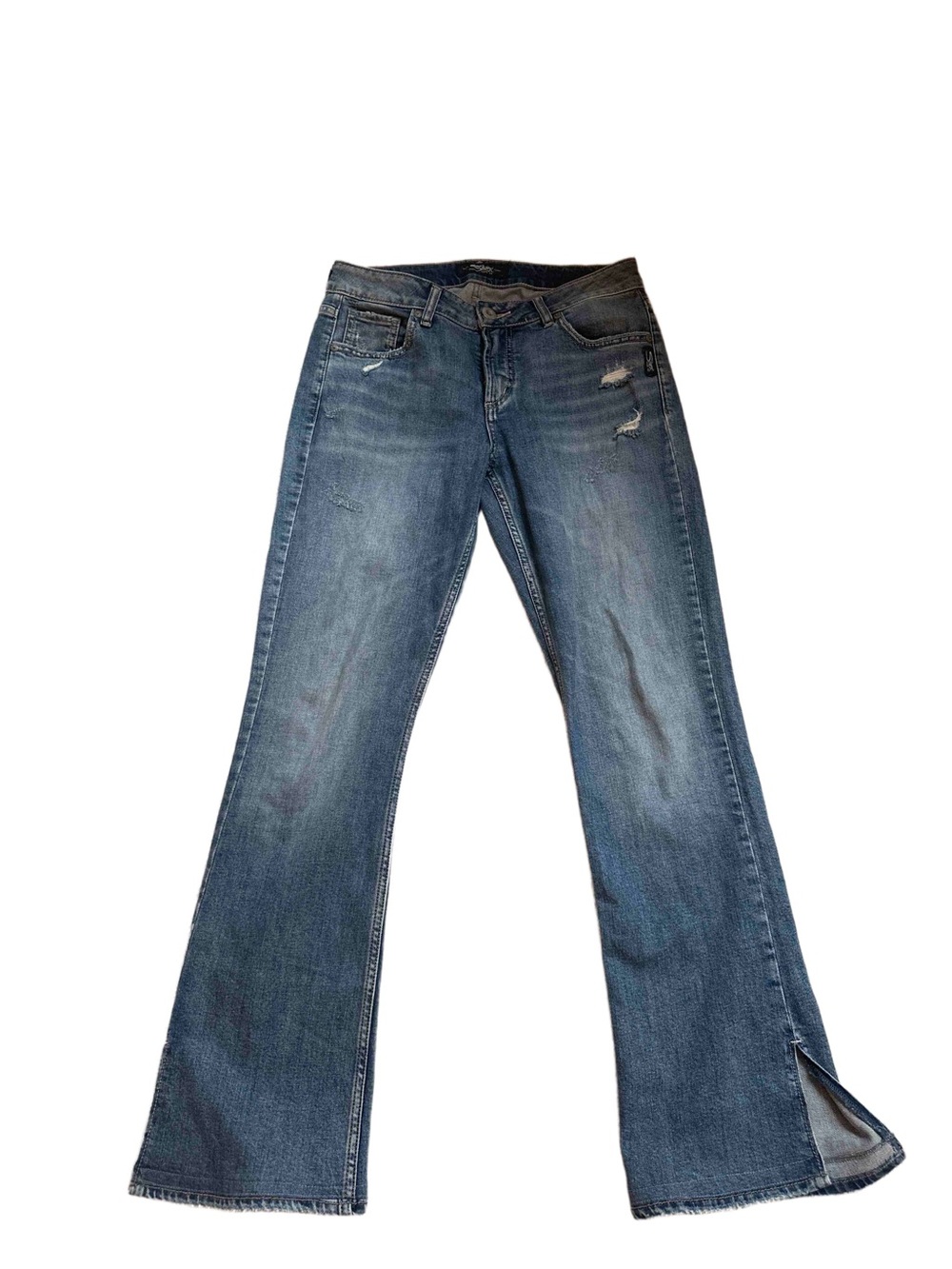 Silver Jeans Women's Blue bootleg Jeans with Subtle Distress